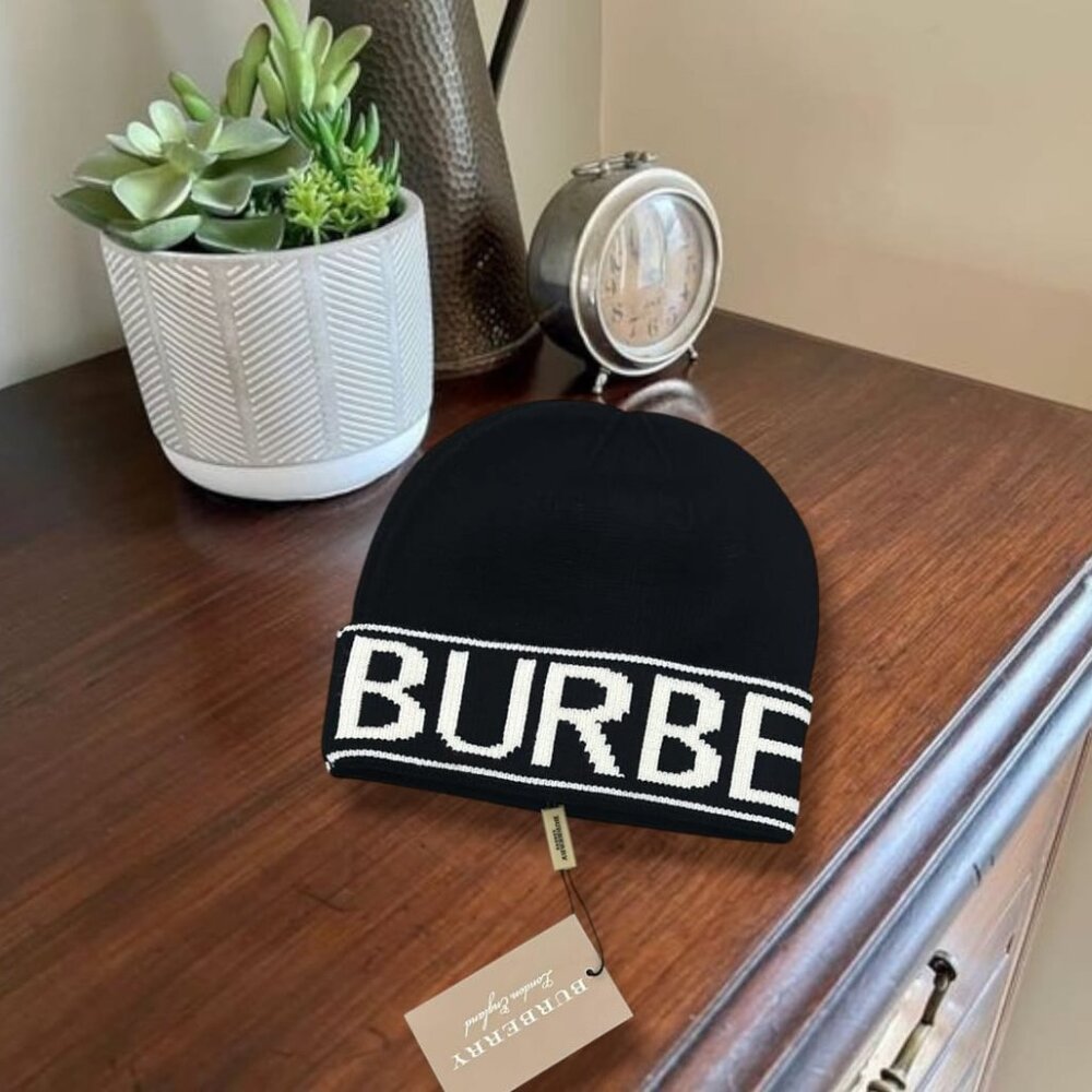 New burberry tan beanie